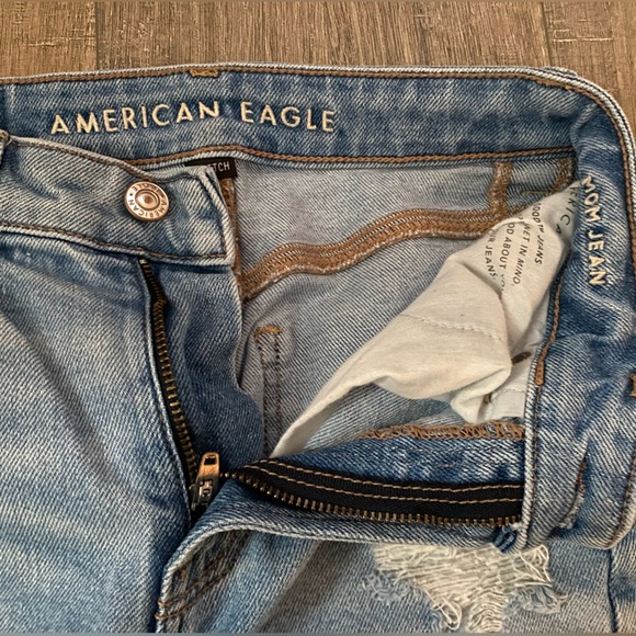American Eagle Ripped Stretch Mom Jeans (Light-Wash) - Picture 2 of 4